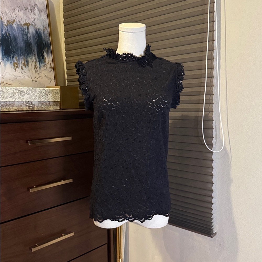 NWT Black Everleigh Sleeveless Mock Neck Lace Top. Size XS